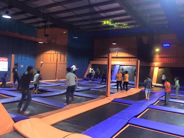 sky zone trampolines.jpg
